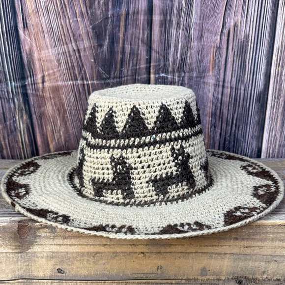 Peruvian Hat - Picture 1 of 8